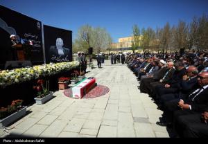 مراسم تشییع پیکر اکبر اعتماد پدر فناوری هسته‌ای ایران +عکس