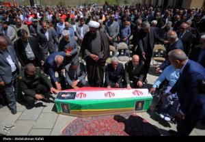مراسم تشییع پیکر اکبر اعتماد پدر فناوری هسته‌ای ایران +عکس