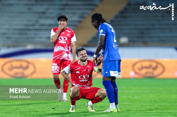 توافق باشگاه پرسپولیس با مهاجم استقلال