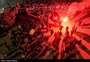 سوگواری ساکنین کیش برای جان‌باختگان حادثه بندر عباس +عکس