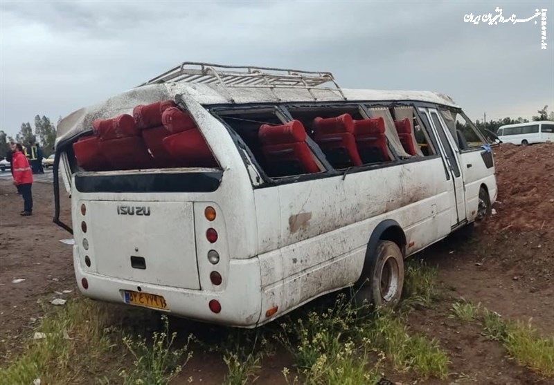  تصادف اتوبوس با ۹ خودرو/ راننده اتوبوس یک جوان ۲۱ ساله بود! 