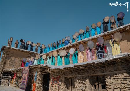 کشف حجاب و رقص مختلط در تورهای گردشگری کردستان
