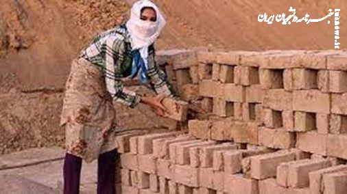 زنان کارگر با مشکلات فراوانی مواجه هستند/ توسعه مشاغل منعطف برای زنان به عدالت جنسیتی کمک می‌کند