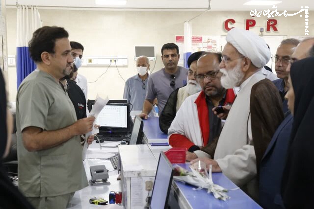 دلجویی نماینده ویژه رهبر انقلاب از مجروحین و حادثه‌دیدگان بندر شهید رجایی