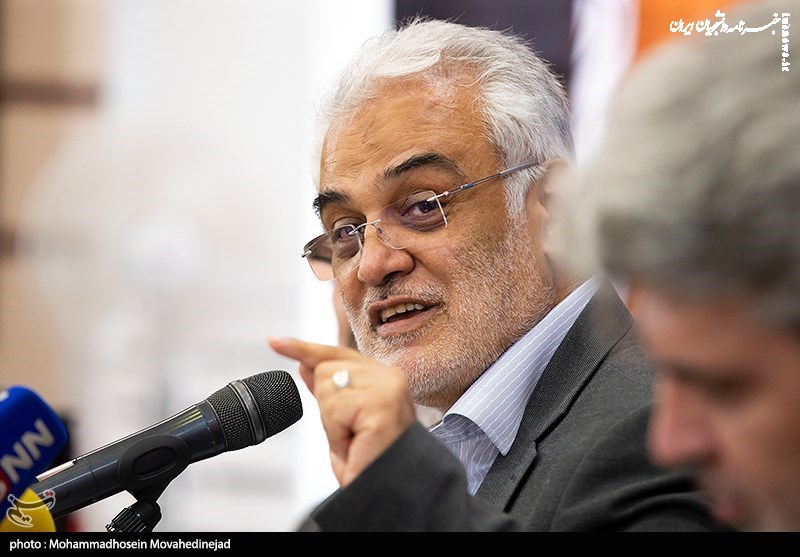 طهرانچی: اساتید نباید در محیط دانشگاه خود را به تغافل زنند