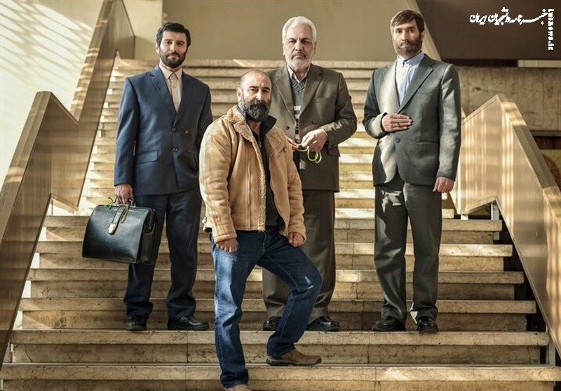  امین حیایی در کنار مهران مدیری