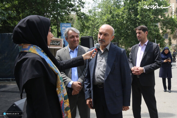 آن‌گونه که شایسته بوده از زبان فارسی و جایگاه فردوسی پاسداری نکردیم