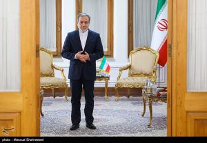 دیدارهای عراقچی با  دبیر شورای عالی امنیت ملی ارمنستان و وزیر امور خارجه تاجیکستان