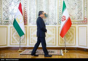 دیدارهای عراقچی با  دبیر شورای عالی امنیت ملی ارمنستان و وزیر امور خارجه تاجیکستان