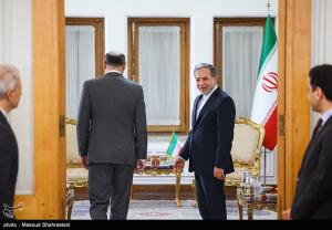 دیدارهای عراقچی با  دبیر شورای عالی امنیت ملی ارمنستان و وزیر امور خارجه تاجیکستان