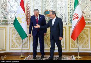 دیدارهای عراقچی با  دبیر شورای عالی امنیت ملی ارمنستان و وزیر امور خارجه تاجیکستان