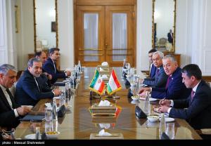 دیدارهای عراقچی با  دبیر شورای عالی امنیت ملی ارمنستان و وزیر امور خارجه تاجیکستان