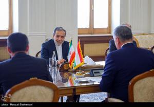 دیدارهای عراقچی با  دبیر شورای عالی امنیت ملی ارمنستان و وزیر امور خارجه تاجیکستان