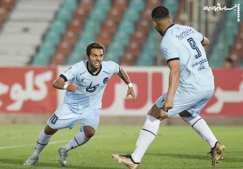 بازگشت پیکان به لیگ برتر فوتبال با فرصت‌سوزی صنعت نفت