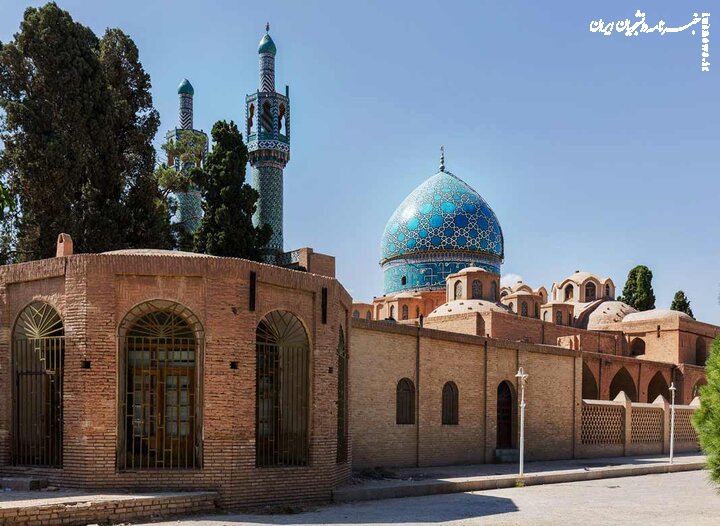 بررسی سرقت نسخه‌های خطی با ارزش در ماهان