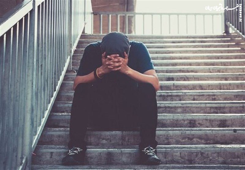 پاسخگویی شبانه‌روزی به افراد دارای افکار خودکشی