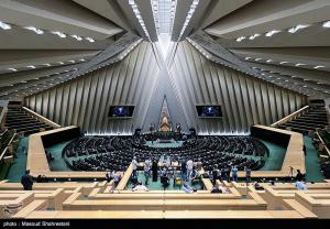 مراسم بزرگداشت شهدای خدمت در مجلس شورای اسلامی +عکس