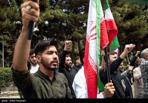 اجتماع دانشجویی در حمایت از حق غنی‌سازی اورانیوم +عکس