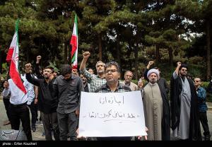 اجتماع دانشجویی در حمایت از حق غنی‌سازی اورانیوم +عکس