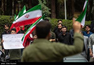 اجتماع دانشجویی در حمایت از حق غنی‌سازی اورانیوم +عکس