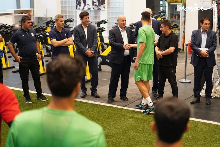 تاج خطاب به ملی‌پوشان: برای جام‌جهانی به تحریم و ندادن ویزا فکر نکنید