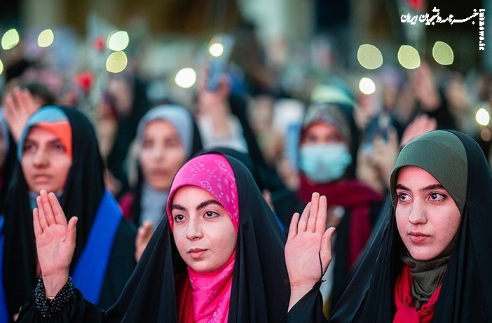 روایتی واقعی در برابر تصویرسازی غربی