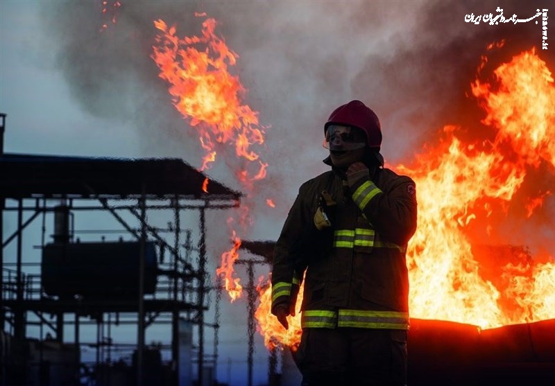 آتش سوزی در دو مخزن ذخیره سوخت در تهران