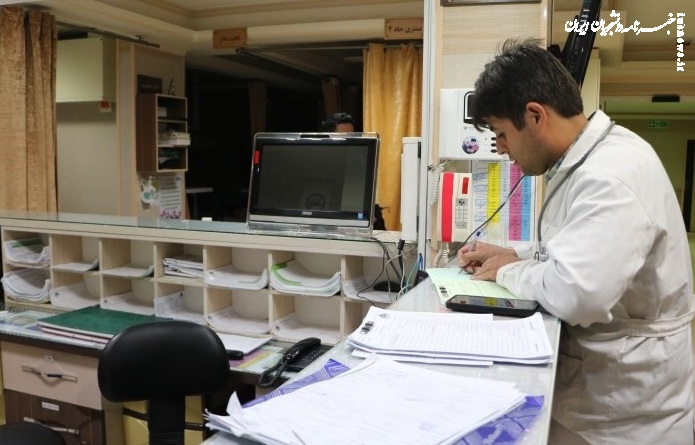 «طب رزم» دوره‌ای جهت آمادگی دانشجویان شیراز در ایام جنگ تحمیلی