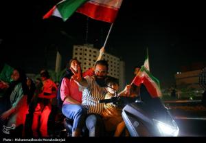 شادی مردم تهران پس از پاسخ کوبنده نیروهای مسلح به آمریکا +عکس