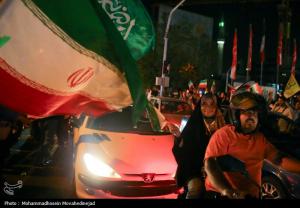 شادی مردم تهران پس از پاسخ کوبنده نیروهای مسلح به آمریکا +عکس