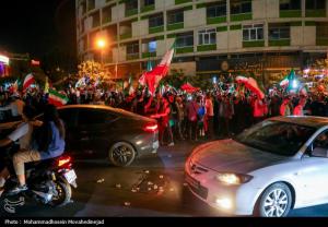 شادی مردم تهران پس از پاسخ کوبنده نیروهای مسلح به آمریکا +عکس