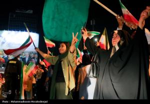 شادی مردم تهران پس از پاسخ کوبنده نیروهای مسلح به آمریکا +عکس