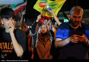 شادی مردم تهران پس از پاسخ کوبنده نیروهای مسلح به آمریکا +عکس