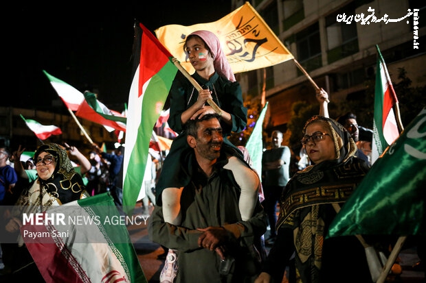 ملت ایران پشتیبان نیروهای مسلح هستند