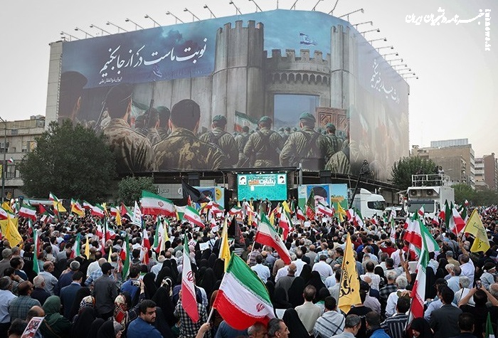 تجمع مردمی در حمایت از نیرو‌های مسلح +عکس