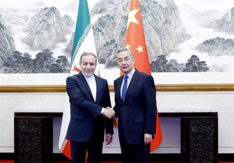 عراقچی در گفتگو با همتای چینی: حمله به پایگاه العدید پاسخ به تجاوز آمریکا بود