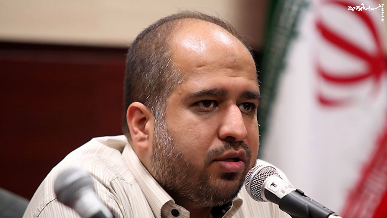 ایران با پشتوانه ملت، بدون بمب هسته‌ای به دو قدرت هسته‌ای حمله کرد