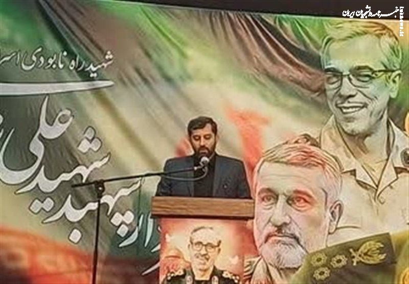 پیوند ملت ایران با ولایت، منبع نور و پیروزی است