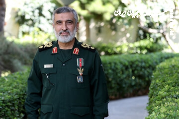 او دور ایران گشته بود؛ از تک‌تیراندازی در جنگ تا فرماندهی هوا فضا