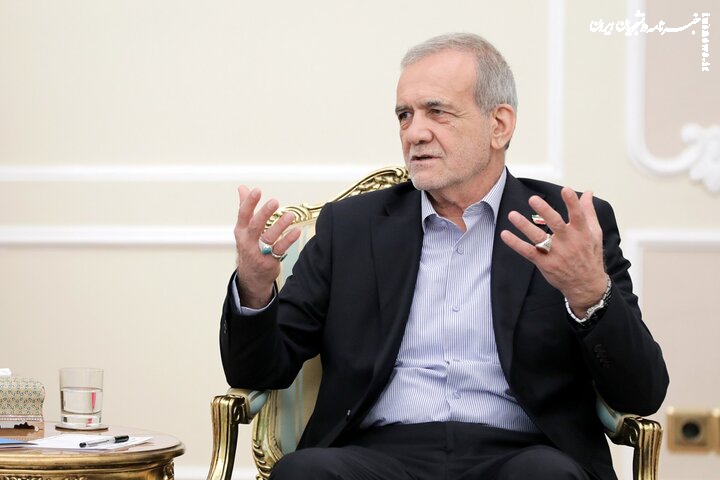 ۲۳ تشکل دانشجویی خطاب به رئیس‌جمهور: «فرصتی برای وقت‌کشی در مذاکرات برای ایران باقی نمانده است.»