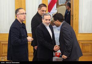 نشست وزیر امورخارجه با سفرای کشورهای خارجی +عکس