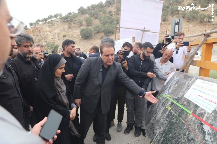 وزیر راه و شهرسازی از بخش دوم پروژه تونل آزادی ایلام بازدید کرد
