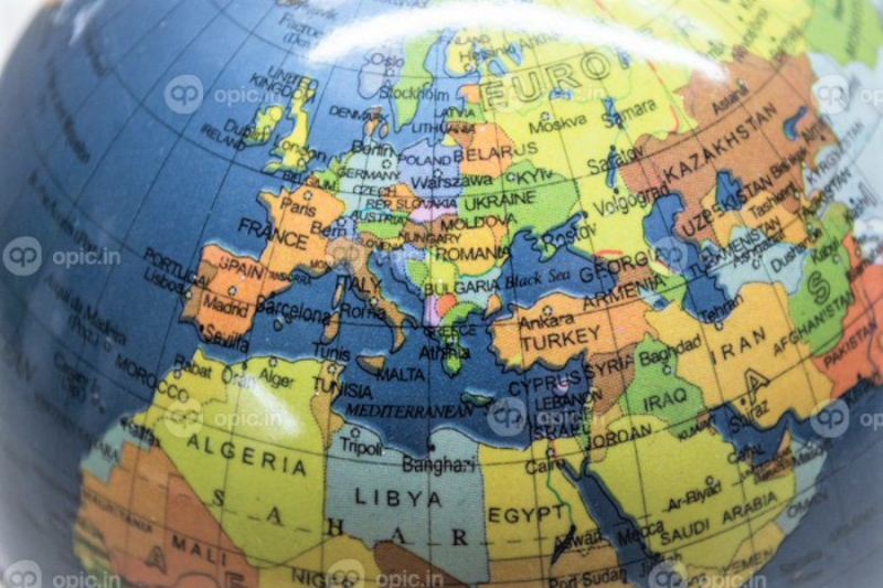 ضعف‌های داخلی، فرصت‌های خارجی و اهمیت ابعاد فرهنگی در بازیابی نقش جهانی 