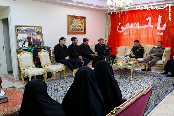 سردار رادان با خانواده شهیدان ربانی و محرابی دیدار کرد