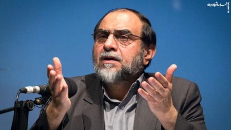 پرچم خونین شهیدان امروز بر دوش دانشجویان است