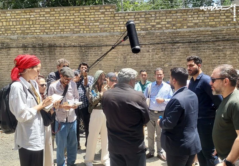بازدید ۱۵ خبرنگار مستقل خارجی از آثار جنایت اسرائیل در زندان اوین