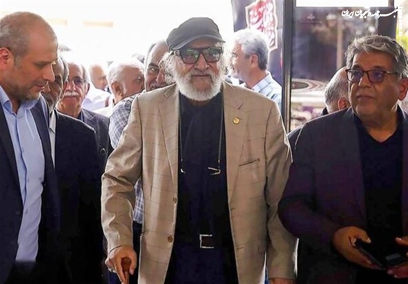 داریوش ارجمند: شیشه چون بشکند، تیزتر می‌شود