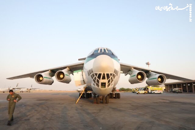 ورود هواپیمای آب‌پاش به اهواز برای مهار آتش‌سوزی در هورالعظیم عراق