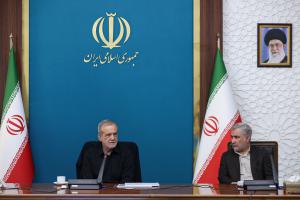 دیدار پزشکیان با اعضای کمیسیون امنیت ملی و سیاست خارجی +عکس