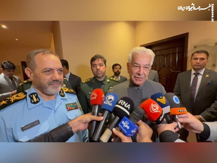 وزیر دفاع پاکستان: خواستار مشارکت با ایران برای‌صلح منطقه‌ای هستیم